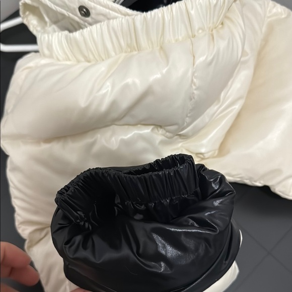 Moncler Kids White Puffer Pants - Picture 5 of 6